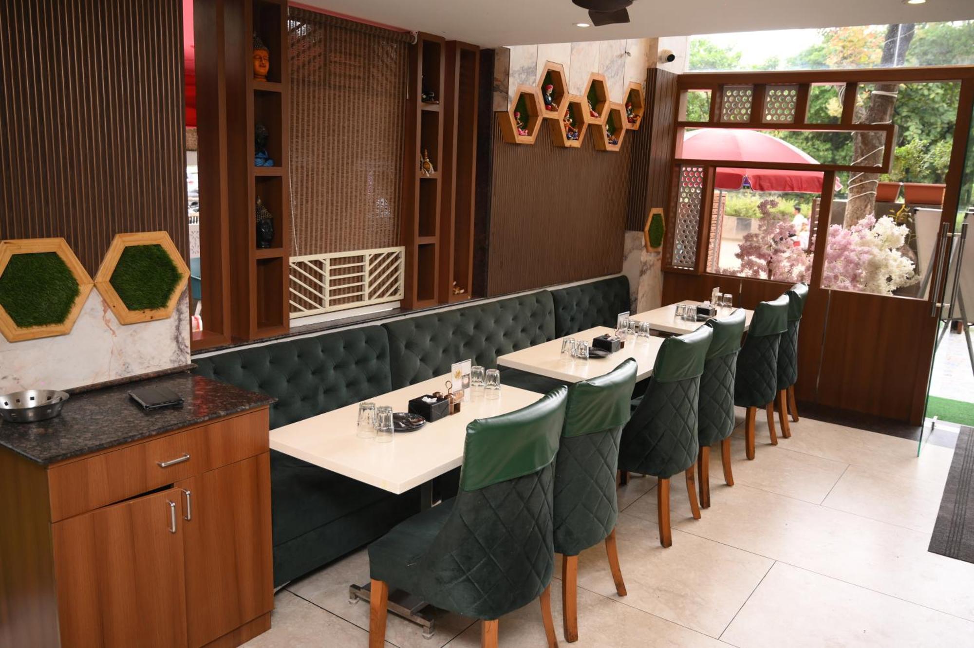 Lemon Wood Suites Pune Exterior photo