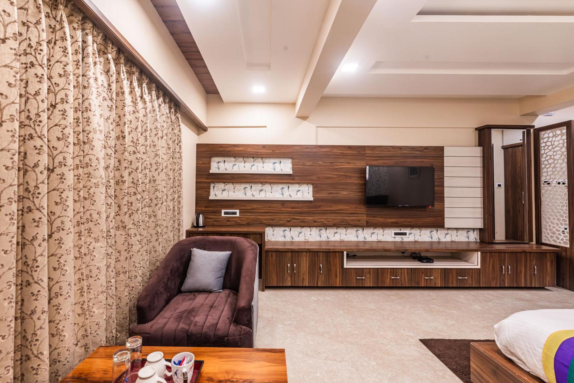 Lemon Wood Suites Pune Exterior photo